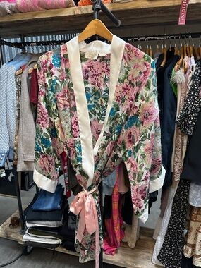 VINTAGE VICTORIA SECRET Wrap Robe with Pink Trim - Women Intimates & Sleepwear